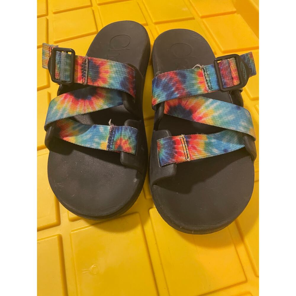 Chaco tie dye strappy slide on sandals size 9